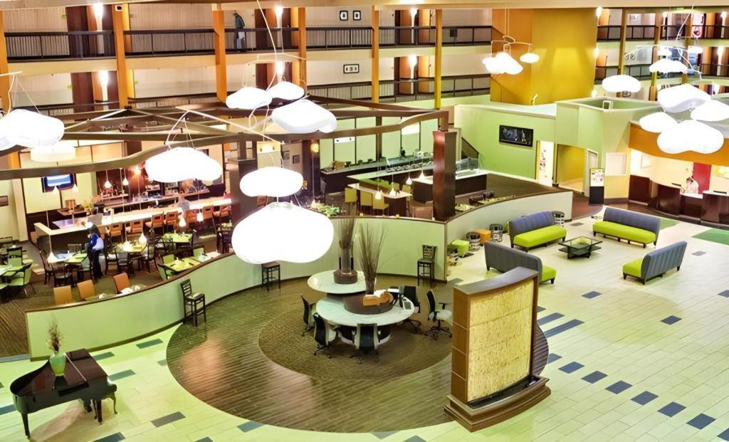 Clarion Hotel & Suites Conference Center Memphis Airport Екстериор снимка